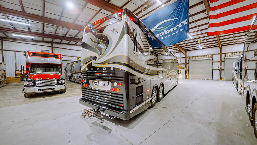 2007b Prevost Featherlite Amadas H3-45 For Sale