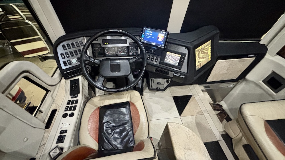 2007 Prevost Country Coach XLIIFor Sale