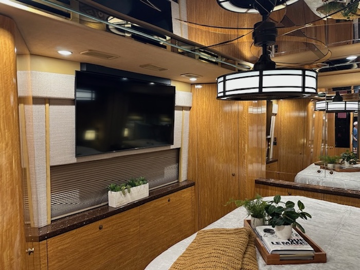 2007 Prevost Featherlite H3-45 For Sale