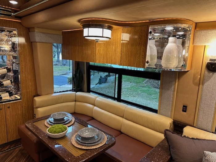 2007 Prevost Featherlite H3-45 For Sale