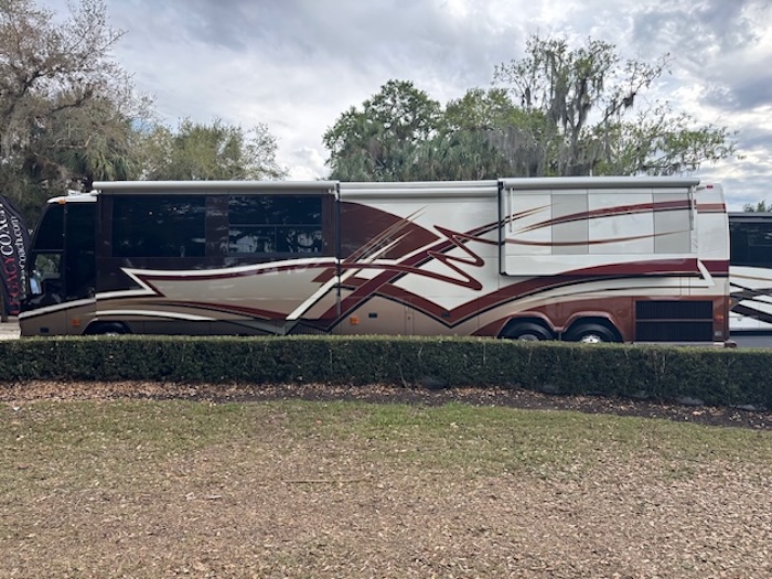 2007 Prevost Featherlite H3-45 For Sale
