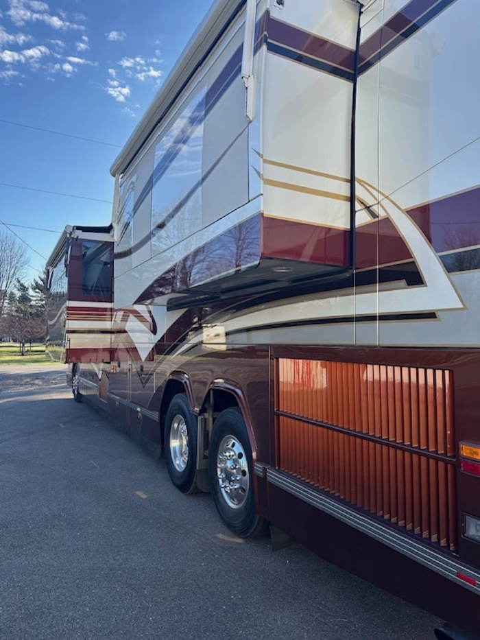 2007 Prevost Featherlite H3-45 For Sale