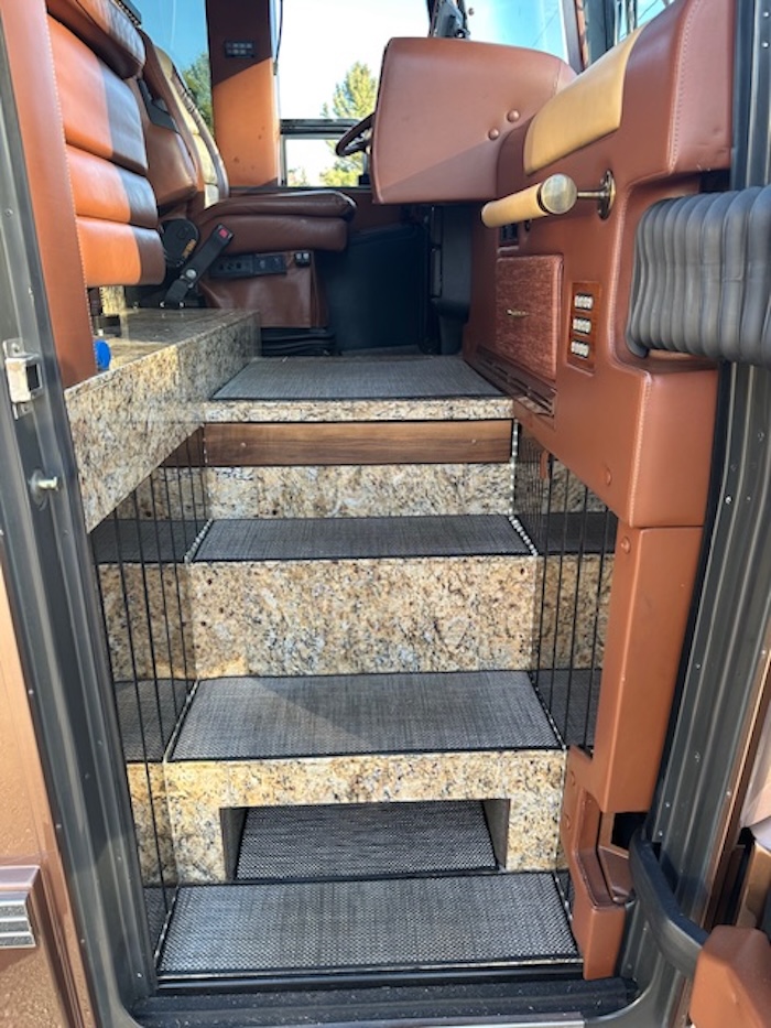 2007 Prevost Featherlite H3-45 For Sale