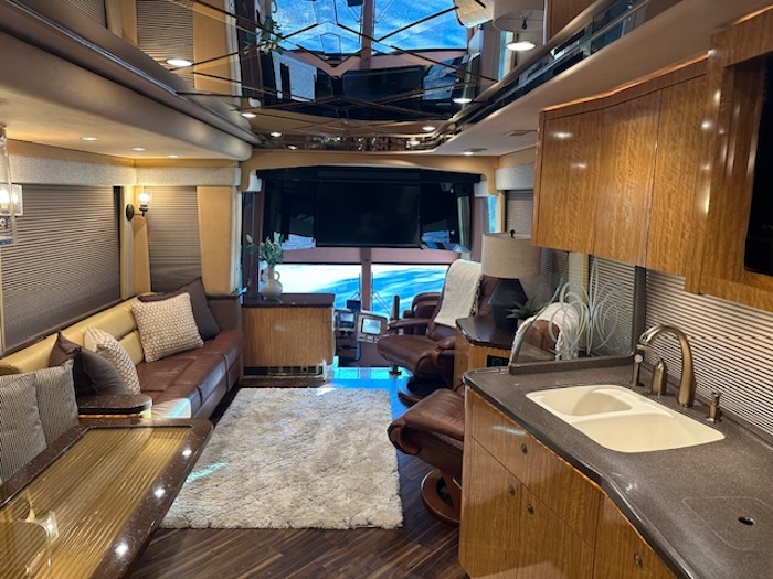 2007 Prevost Featherlite H3-45 For Sale