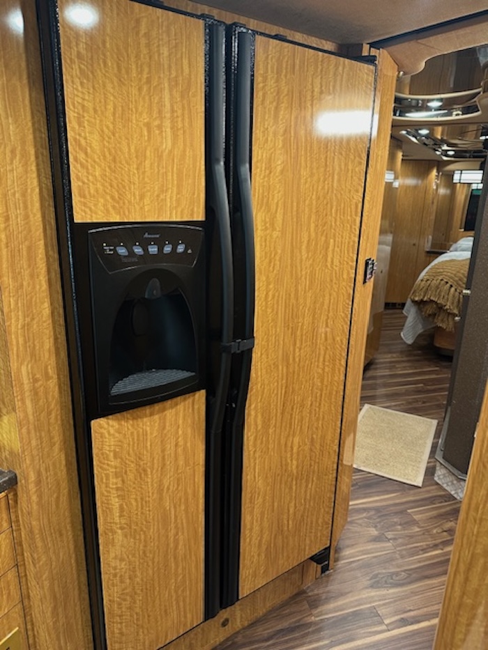 2007 Prevost Featherlite H3-45 For Sale