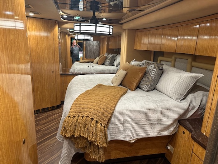 2007 Prevost Featherlite H3-45 For Sale