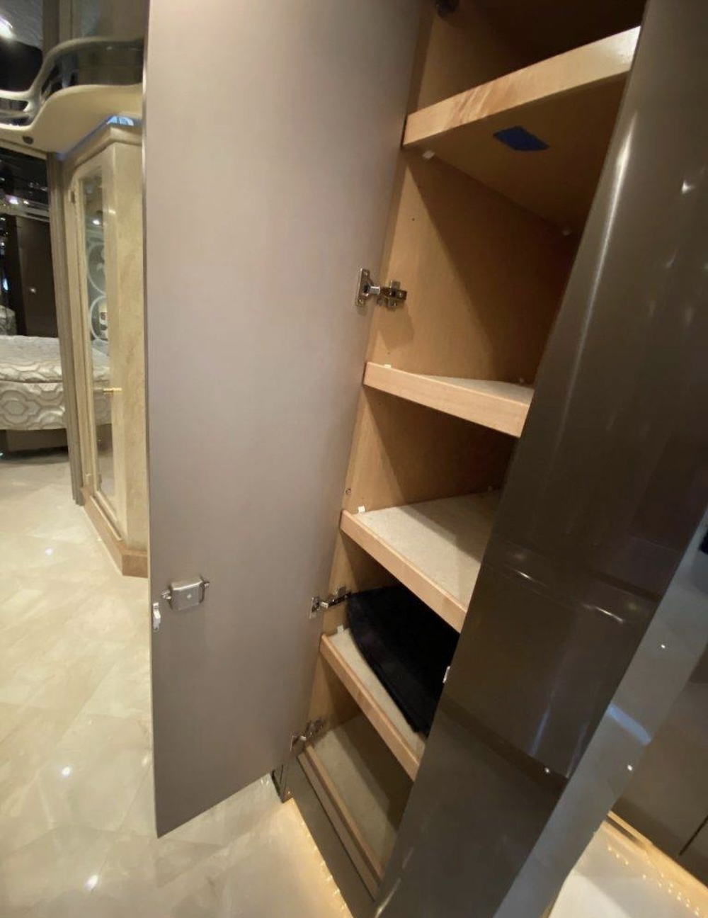 2007 Prevost Featherlite H3-45 For Sale