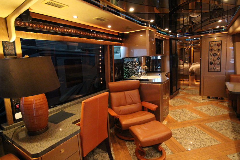 2007 Prevost Featherlite H3-45 For Sale