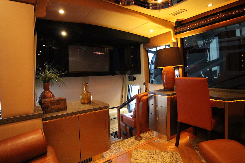 2007 Prevost Featherlite H3-45 For Sale