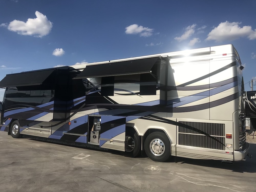 2007 Prevost Featherlite H3-45 For Sale