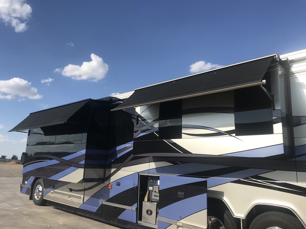 2007 Prevost Featherlite H3-45 For Sale