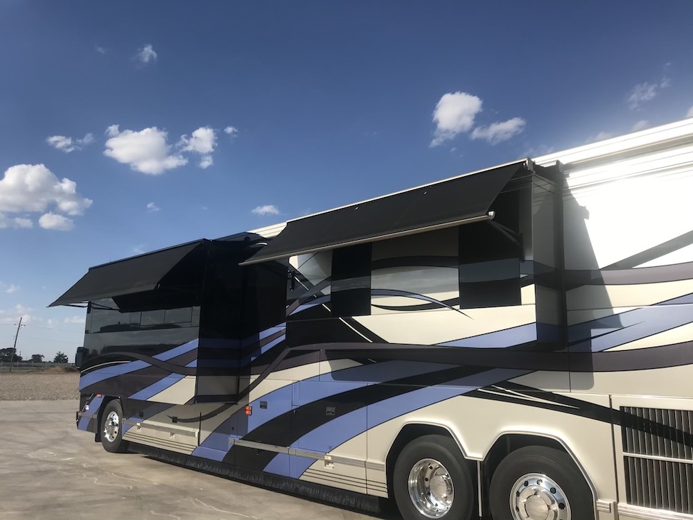 2007 Prevost Featherlite H3-45 For Sale