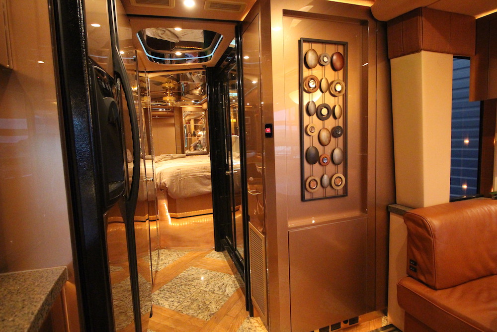 2007 Prevost Featherlite H3-45 For Sale