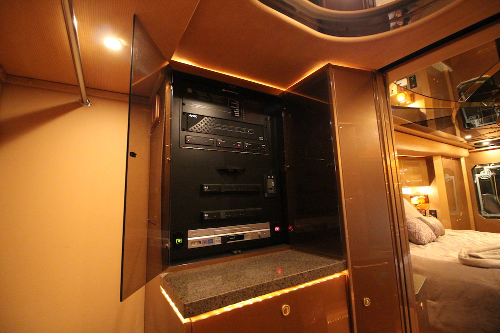 2007 Prevost Featherlite H3-45 For Sale