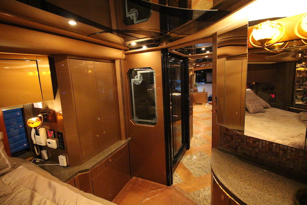 2007 Prevost Featherlite H3-45 For Sale