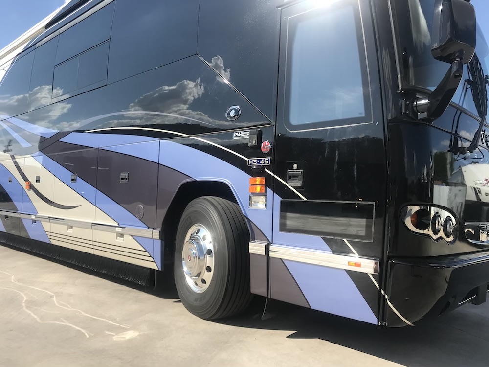 2007 Prevost Featherlite H3-45 For Sale