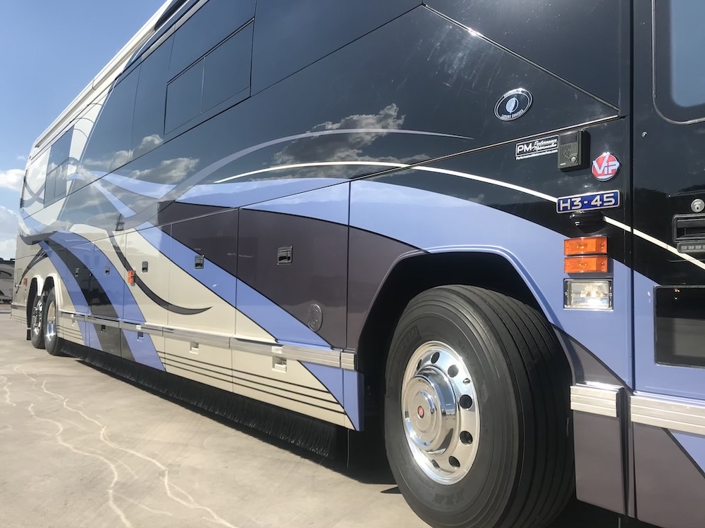 2007 Prevost Featherlite H3-45 For Sale