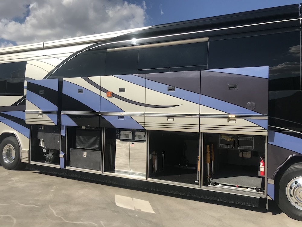 2007 Prevost Featherlite H3-45 For Sale