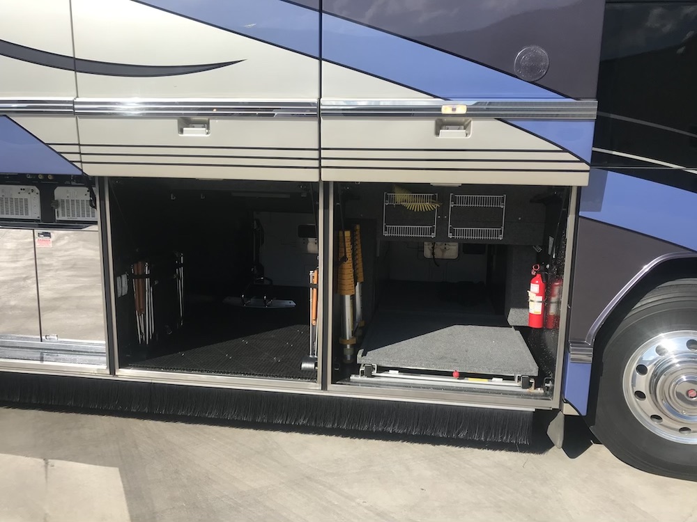 2007 Prevost Featherlite H3-45 For Sale