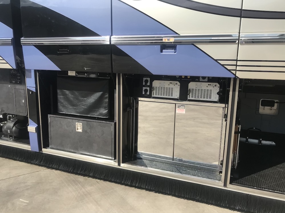 2007 Prevost Featherlite H3-45 For Sale