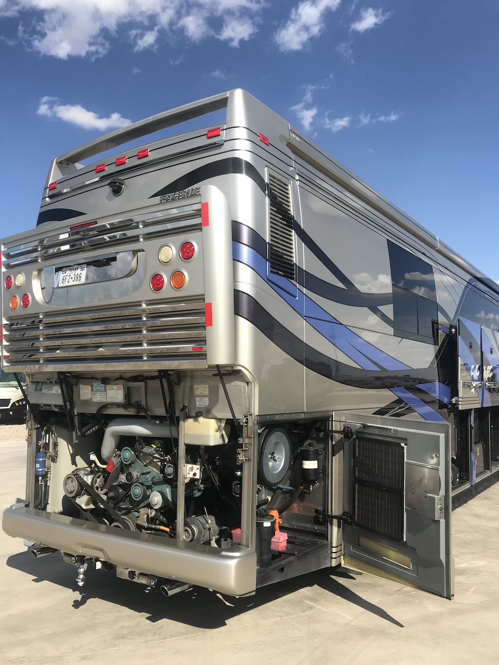 2007 Prevost Featherlite H3-45 For Sale