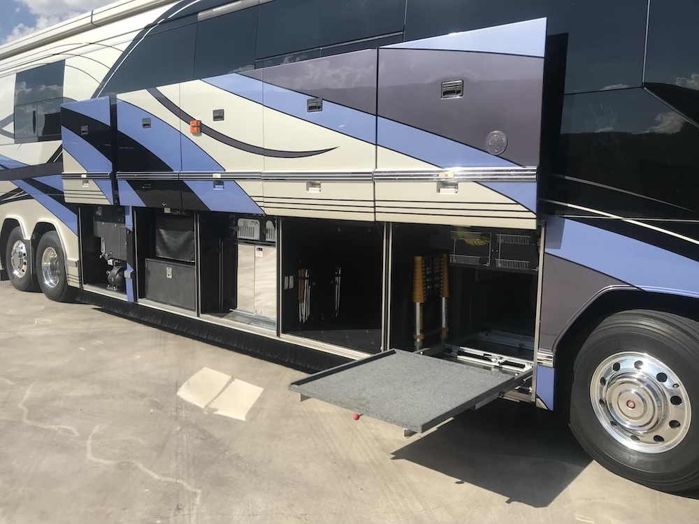 2007 Prevost Featherlite H3-45 For Sale