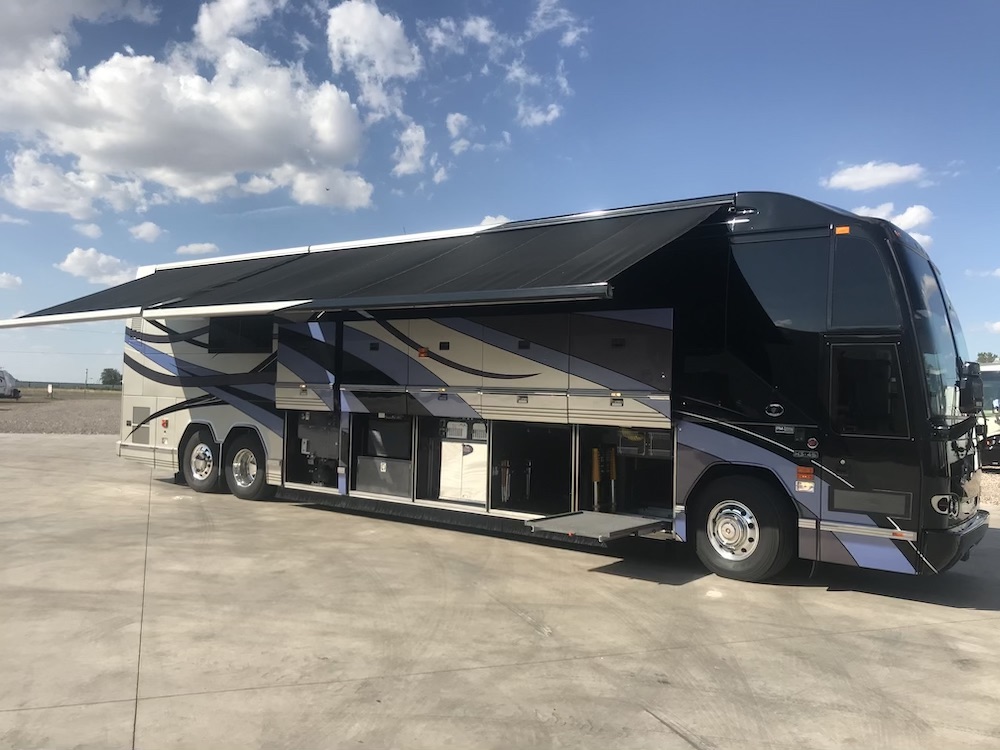 2007 Prevost Featherlite H3-45 For Sale