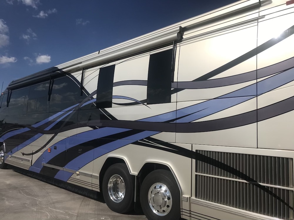 2007 Prevost Featherlite H3-45 For Sale