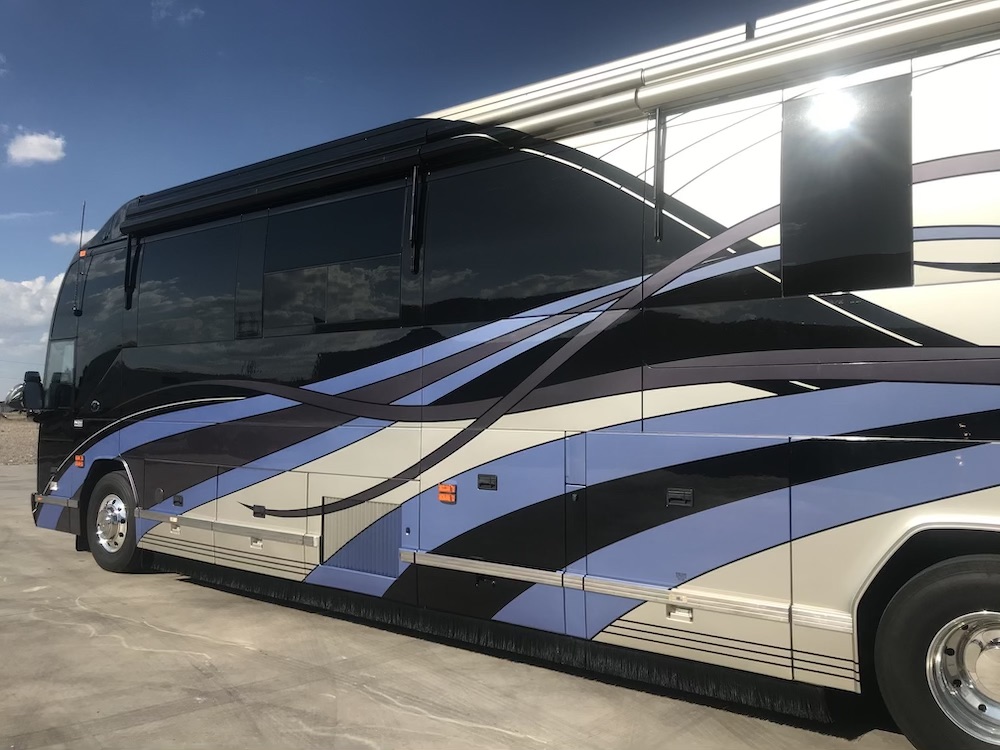 2007 Prevost Featherlite H3-45 For Sale