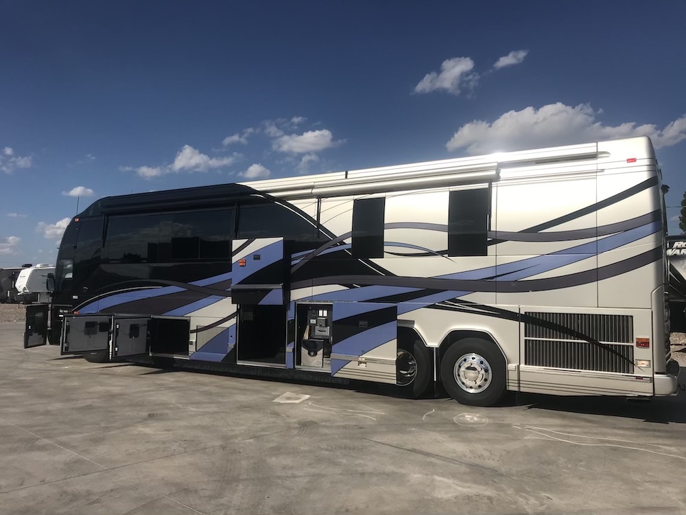 2007 Prevost Featherlite H3-45 For Sale