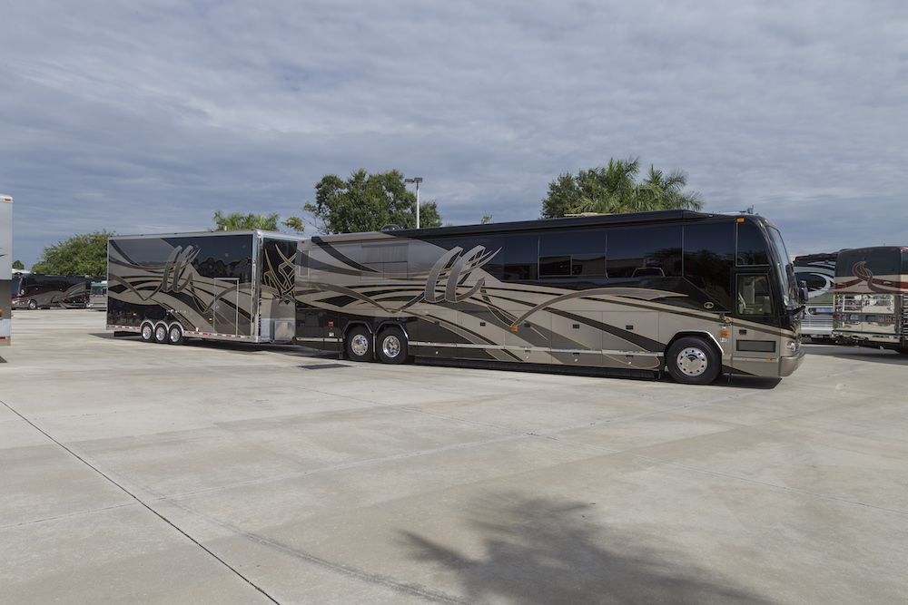 2007 Prevost Featherlite H3-45 For Sale