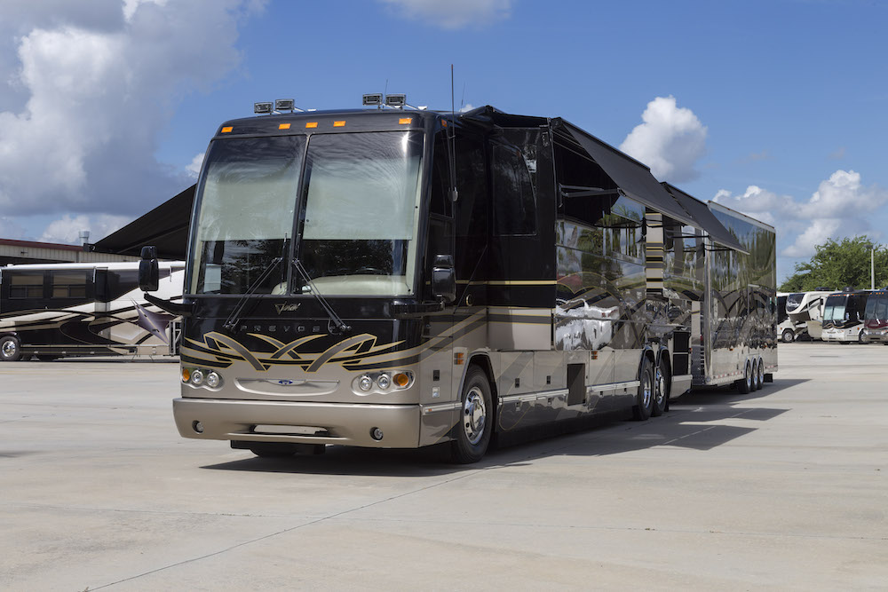 2007 Prevost Featherlite H3-45 For Sale