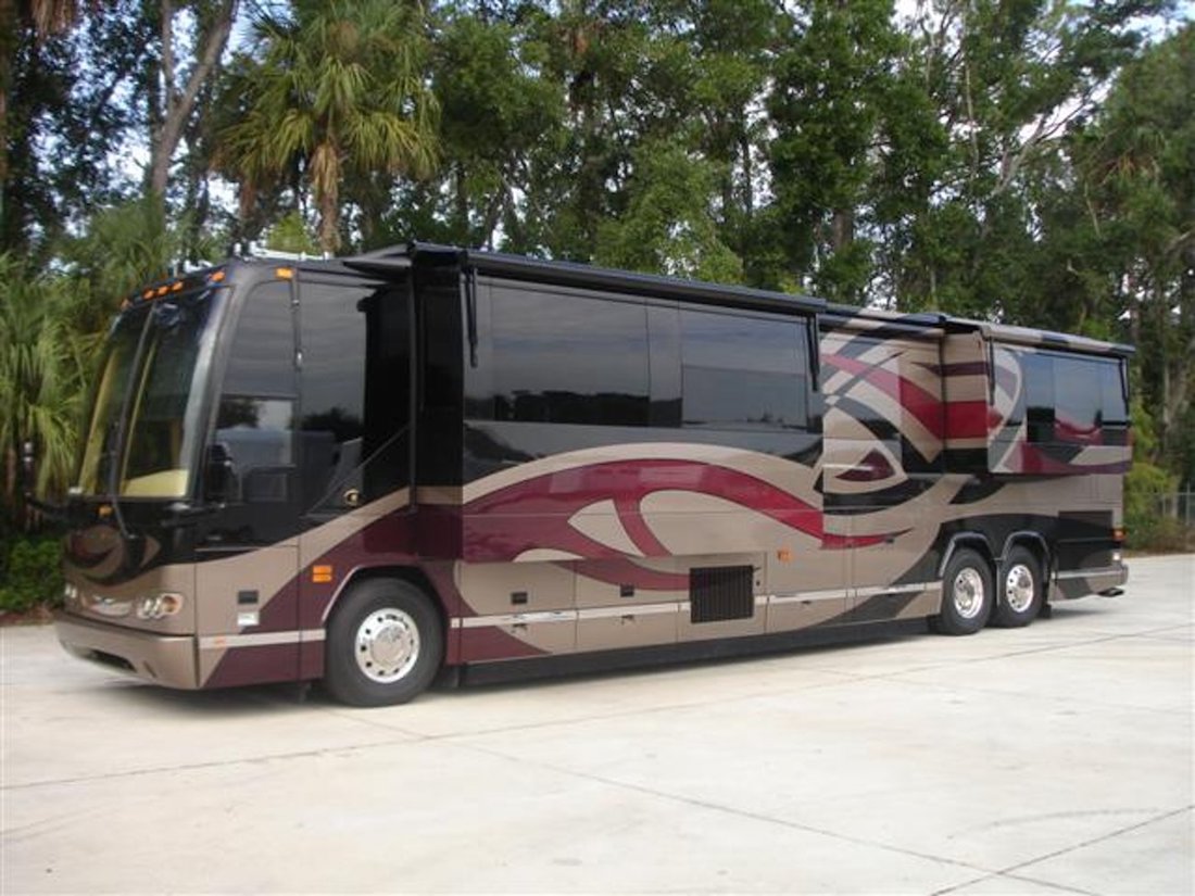 2007 Prevost Featherlite H3-45 For Sale