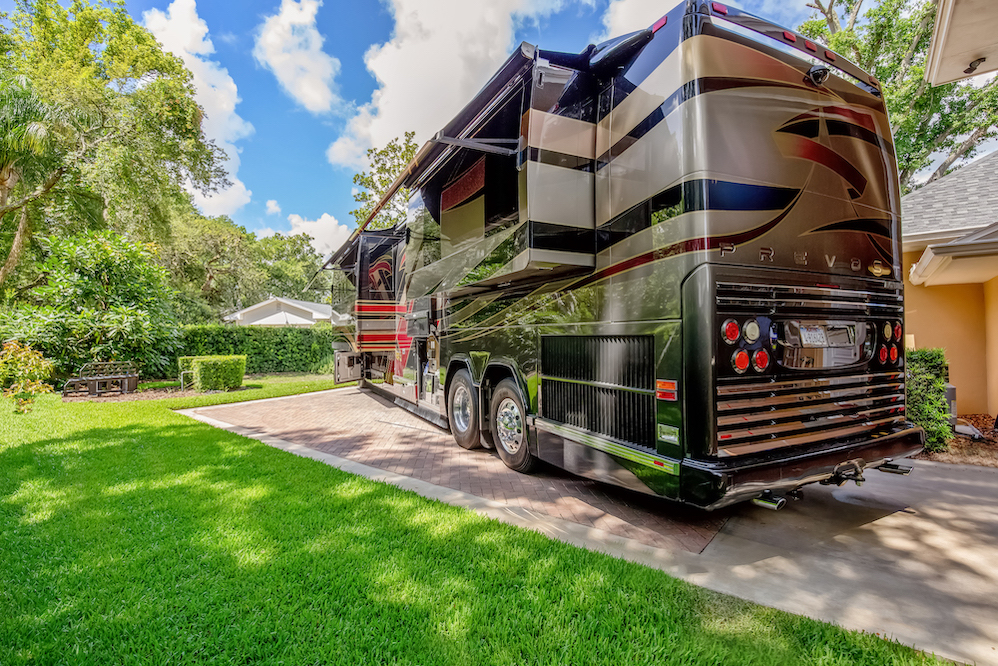 2007 Prevost Featherlite H3-45 For Sale