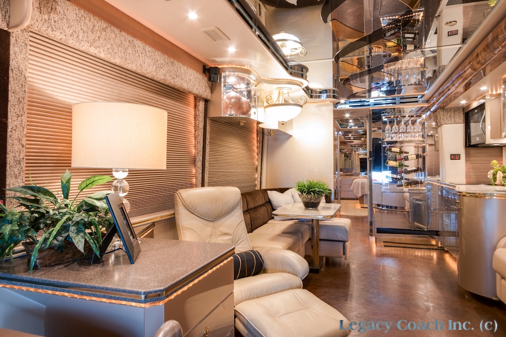 2007 Prevost Featherlite H3-45 For Sale