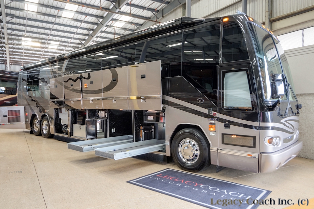 2007 Prevost Featherlite H3-45 For Sale