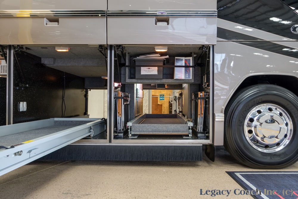 2007 Prevost Featherlite H3-45 For Sale