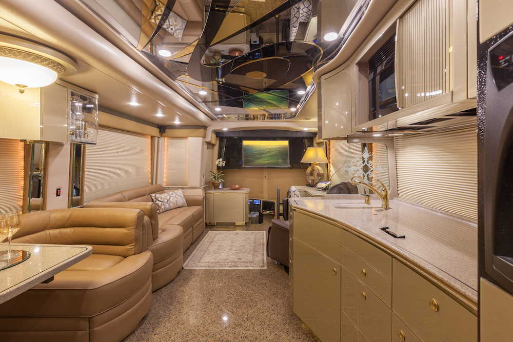 2007 Prevost Featherlite H3-45 For Sale