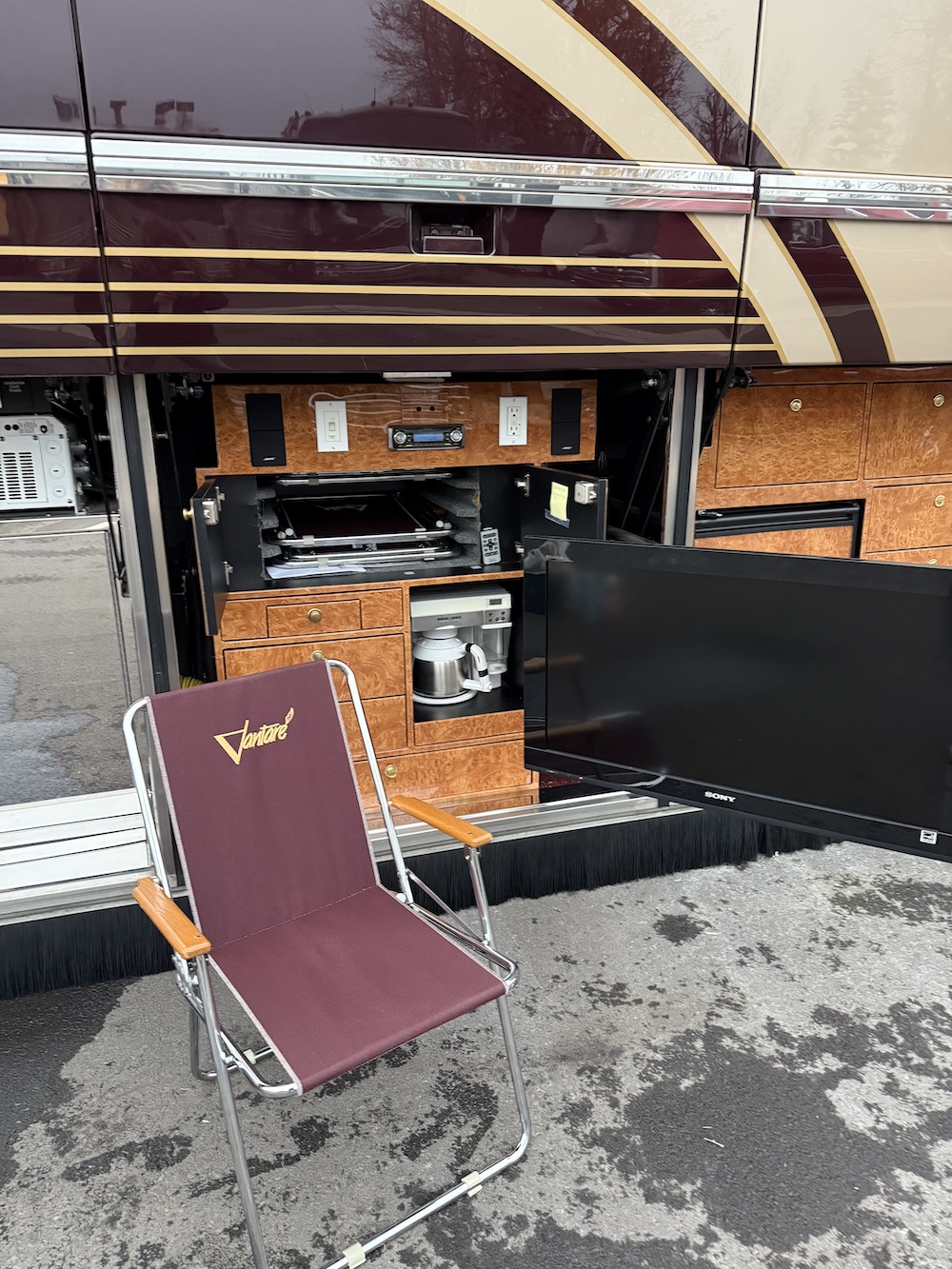 2007 Prevost Featherlite H3-45 For Sale