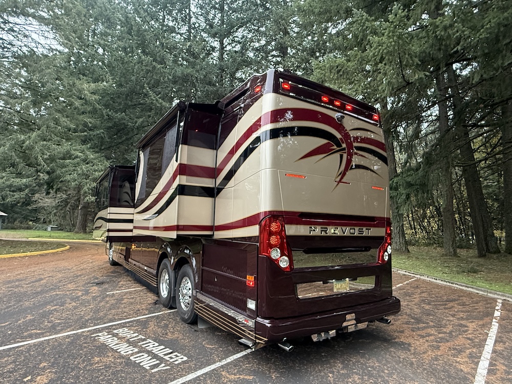 2007 Prevost Featherlite H3-45 For Sale