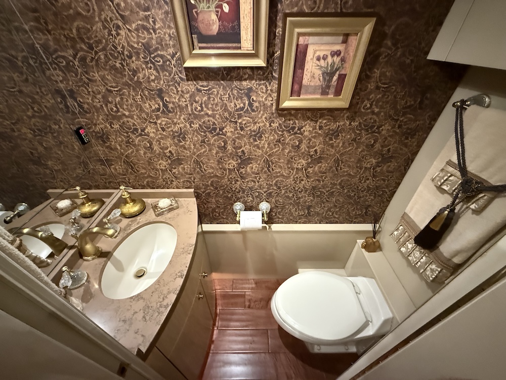 2007 Prevost Featherlite H3-45 For Sale