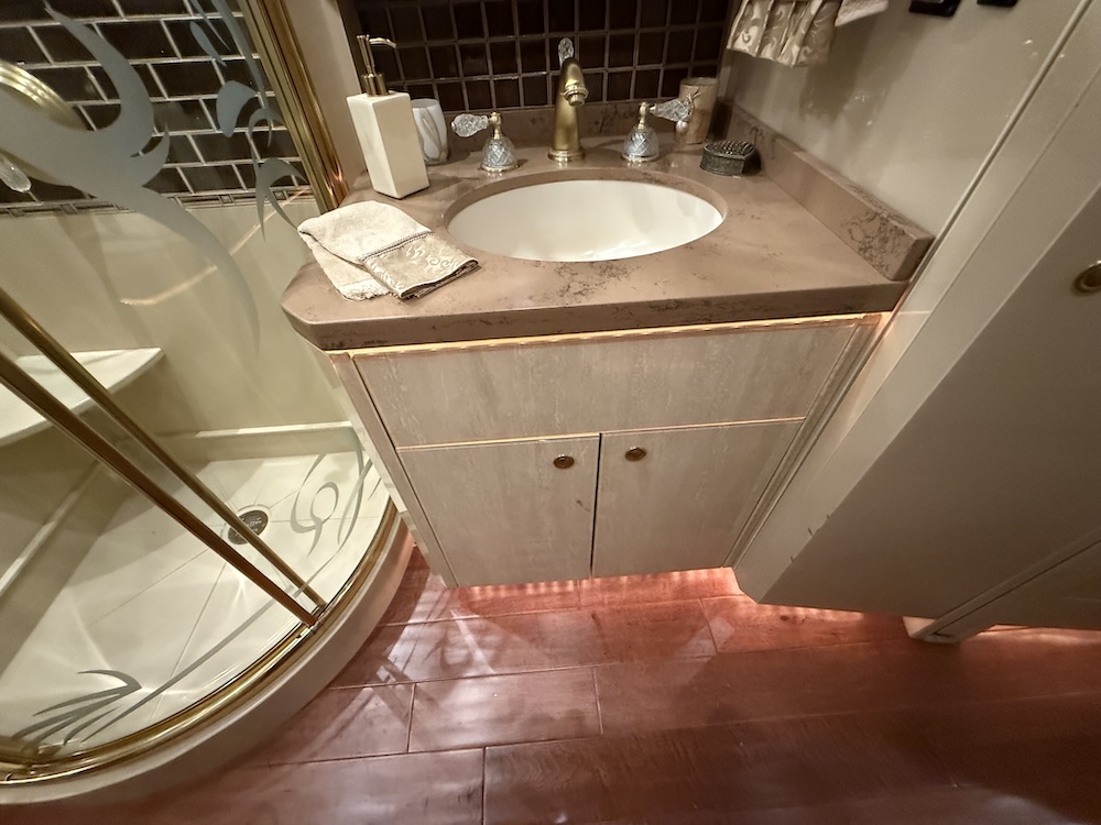 2007 Prevost Featherlite H3-45 For Sale