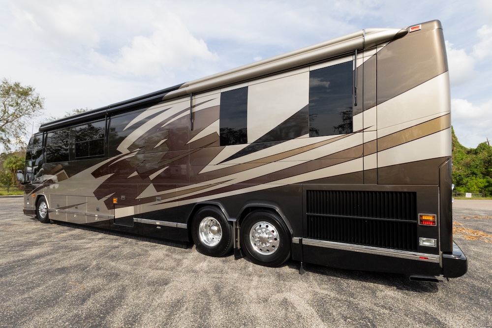 2007 Prevost Featherlite H3-45 For Sale