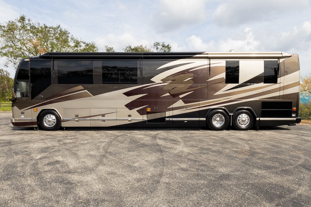 2007 Prevost Featherlite H3-45 For Sale