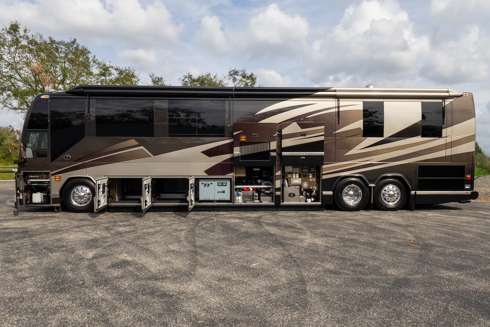 2007 Prevost Featherlite H3-45 For Sale