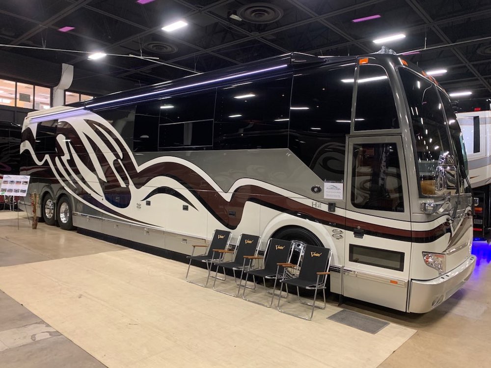 2007 Prevost Featherlite H3-45 For Sale