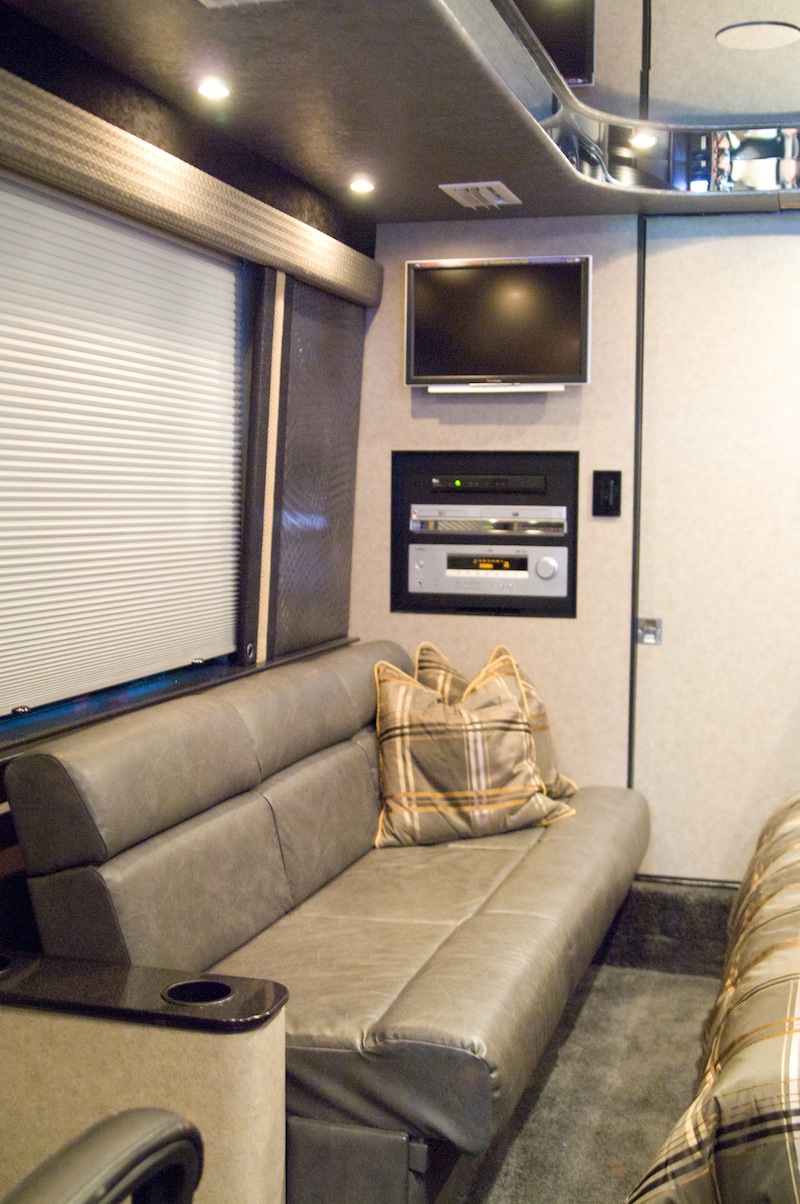 2007 Prevost Featherlite XLII For Sale