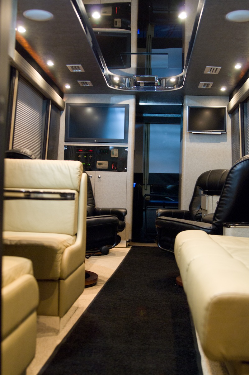 2007 Prevost Featherlite XLII For Sale