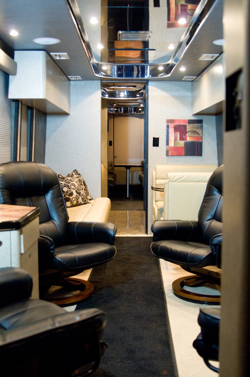 2007 Prevost Featherlite XLII For Sale