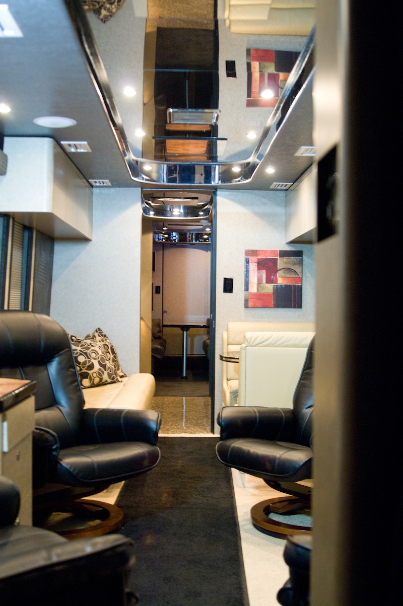 2007 Prevost Featherlite XLII For Sale